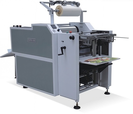 ZDFM-540 Macchine di laminazione a rotoli completamente automatiche 540*700 mm Larghezza massima di laminazione Pressione dell'aria