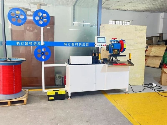 Macchina automatica per la produzione di ganci e formatura con calandra touch screen da 550 mm