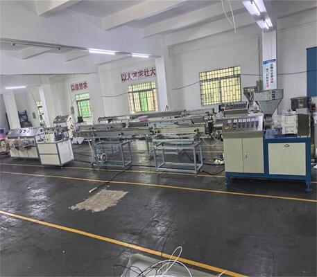 PFE-50D Automatica PCV Libro di plastica per quaderni Macchina di estrussione di filo di legame Macchina di estrussione di filo di plastica con 2 prese